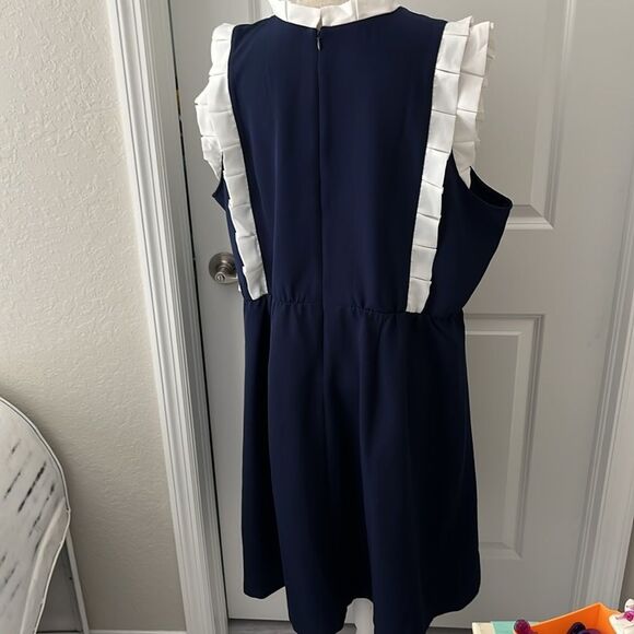 Eloquii Navy and Cream  Double Ruffle Sleeve Embroidery Final Clearance Price - Picture 2 of 13